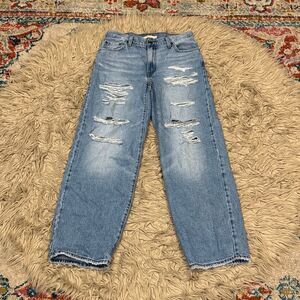 Levi’s distressed baggy dad jeans size 27